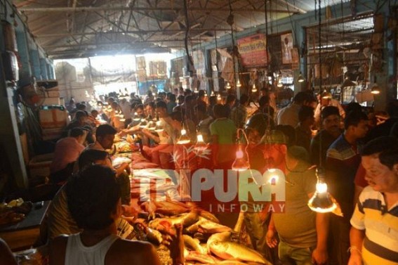 Heavy sales amid Costly market on Pohela Baishakh of Bengali Foodies : Chicken Rs. 250,  Mutton : Rs. 800, Hilsa : 1200 Per Kilo